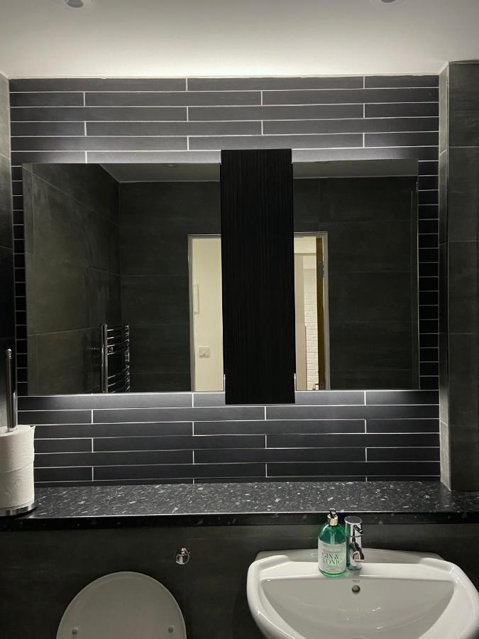 One Bed Apartment - City Centre Manchester Exterior photo